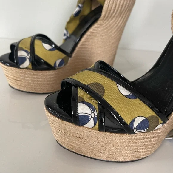 AUTHENTIC GUCCI RESORT COLLECTION WEDGES - Picture 8 of 11